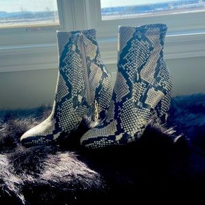Also women’s booties, never worn
